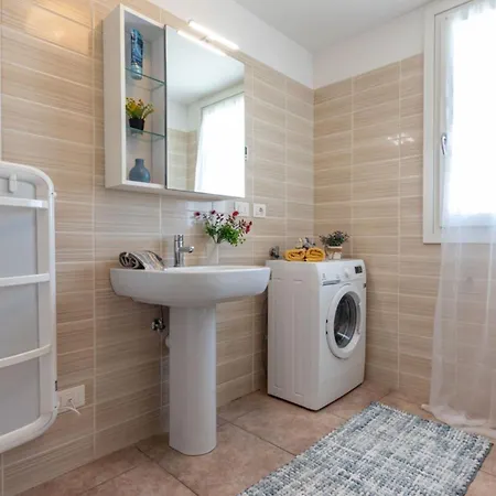 Enjoy Your Holiday In Our Quiet Flat In Biione Appartement *